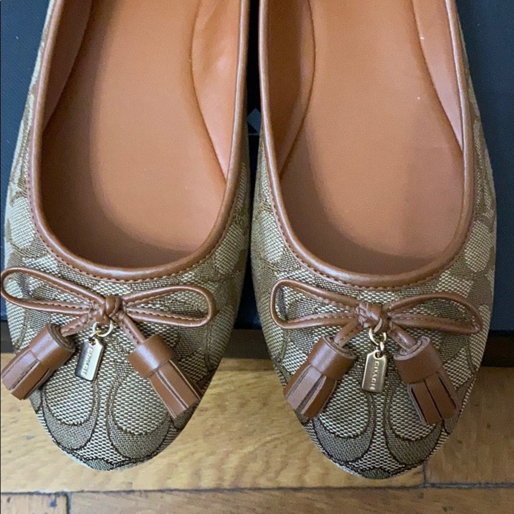 New Coach flats - Picture 3 of 11